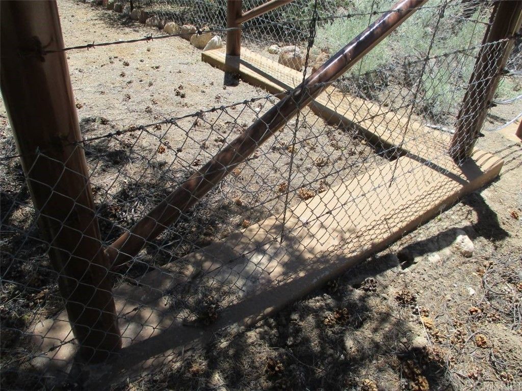 E. Green Trail: E. Green Trail, Frazier Park, CA 93225